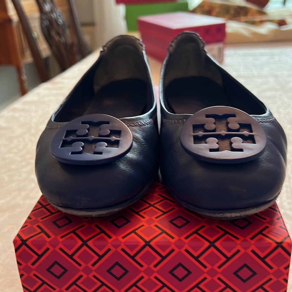 Shoes - Picture 3 of 4